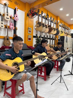 Dạy học guitar S Việt